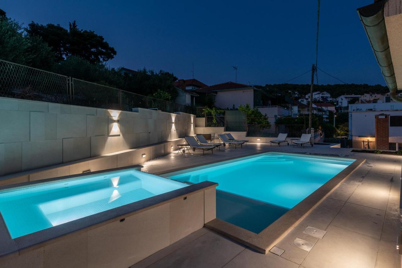 Villa Lavandula With Heated Swimming Pool Trogir Eksteriør billede